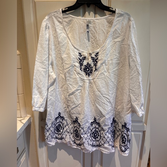 Bella Tweed blouse size 22W/24W white cotton blue embroidery 3/4 sleeve - Picture 1 of 9
